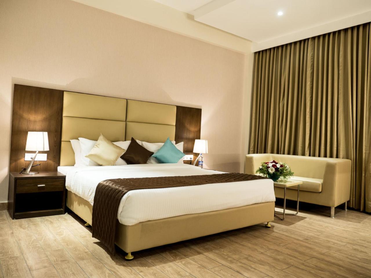 Grand Ashok Hotel Thanjavur Buitenkant foto