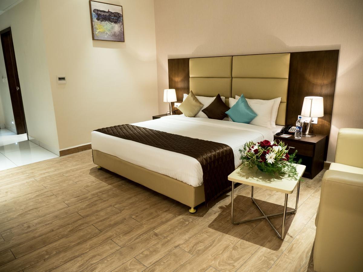Grand Ashok Hotel Thanjavur Buitenkant foto