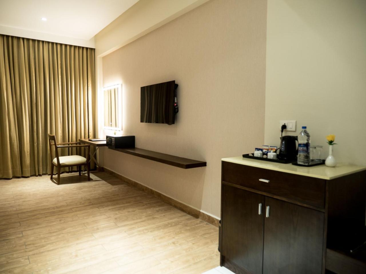 Grand Ashok Hotel Thanjavur Buitenkant foto