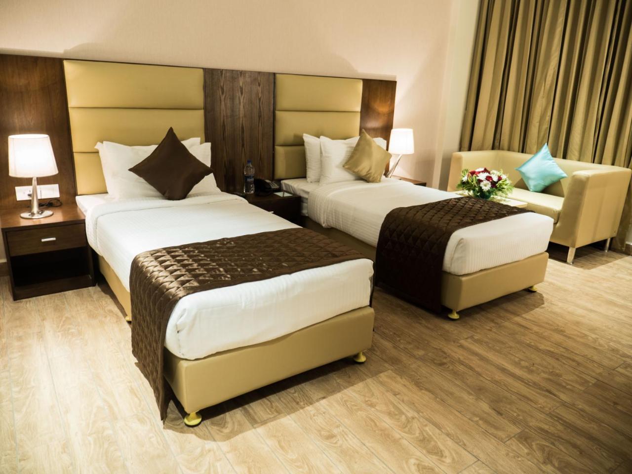 Grand Ashok Hotel Thanjavur Buitenkant foto